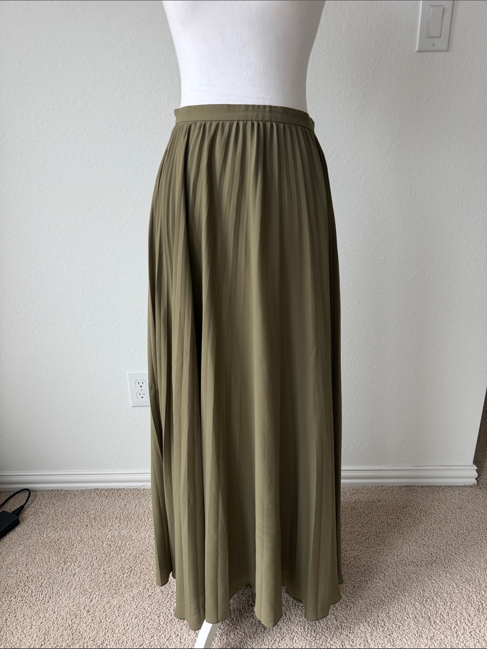 Banana Republic Olive Maxi Skirt - Picture 1 of 3